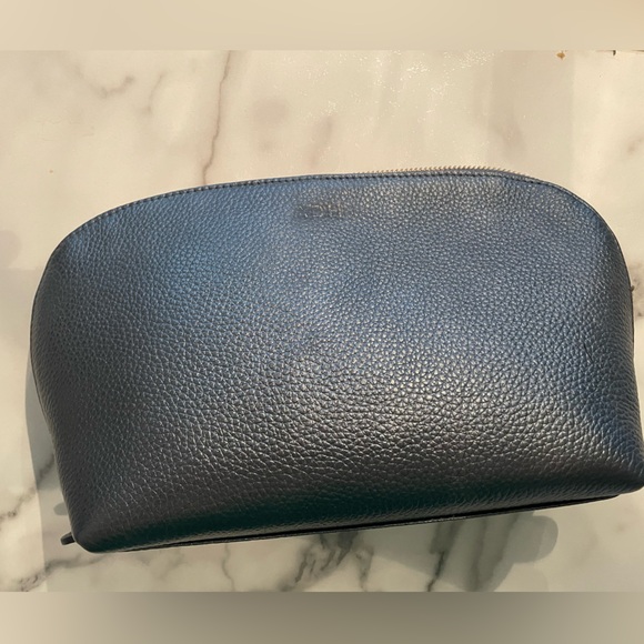 Cuyana travel set - Picture 5 of 11